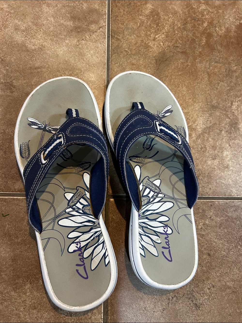 Clarks Navy and Gray Floral Footbed Thong Sandals